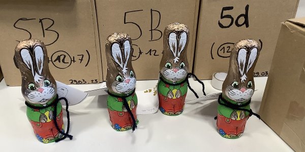 Osterhasenverkauf der AK-tion (SMV)