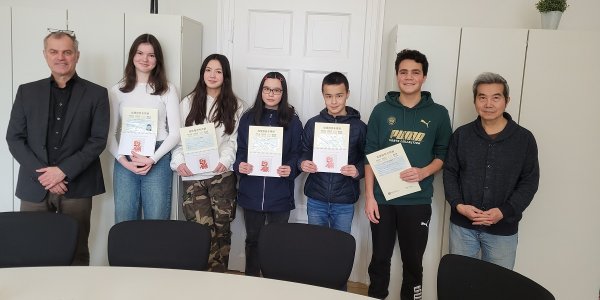 Zertifikatsübergabe in der Chinesisch-AG