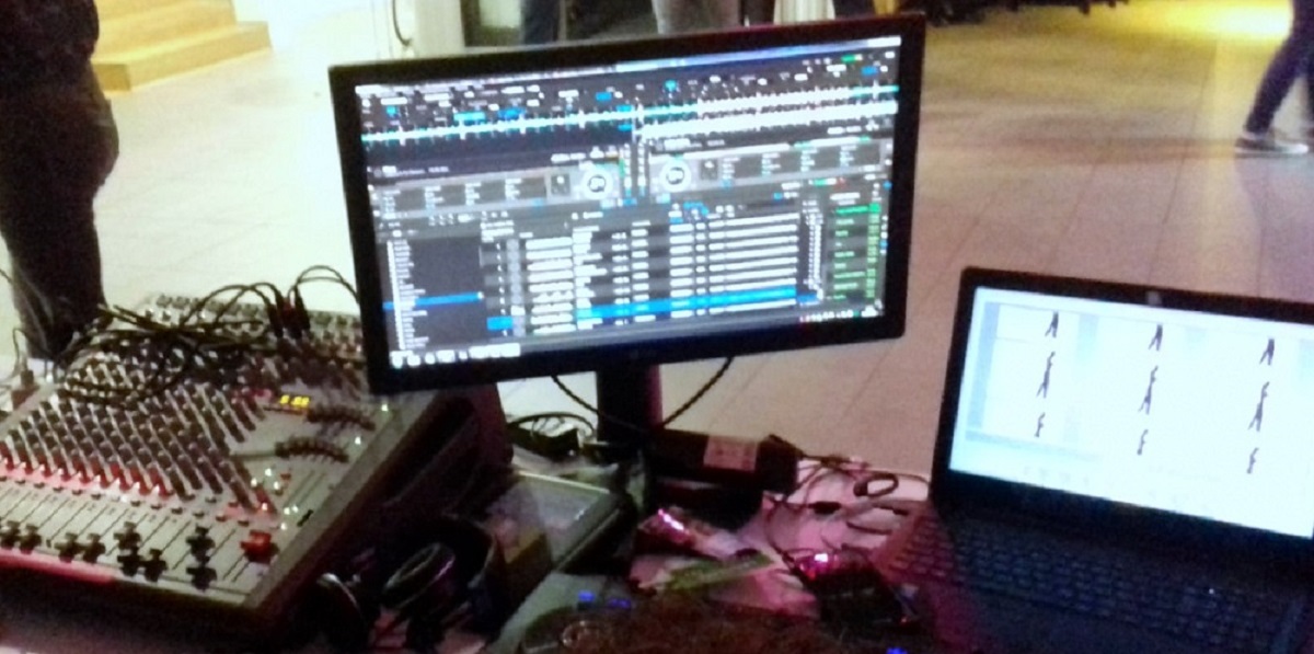 Tanzabend im Hedwig-Kettler-Saal des Fichte-Gymnasiums