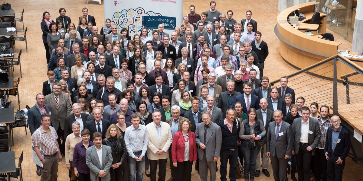 Mit Technik Schule gestalten - Das Fichte-Gymnasium bei der Jahrestagung der Junior-Ingenieur-Akademien